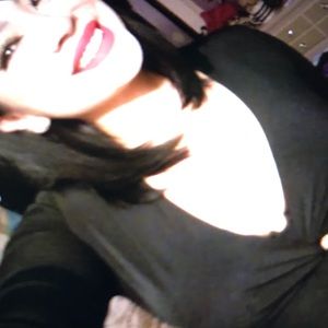 Meet your Posher, Mia